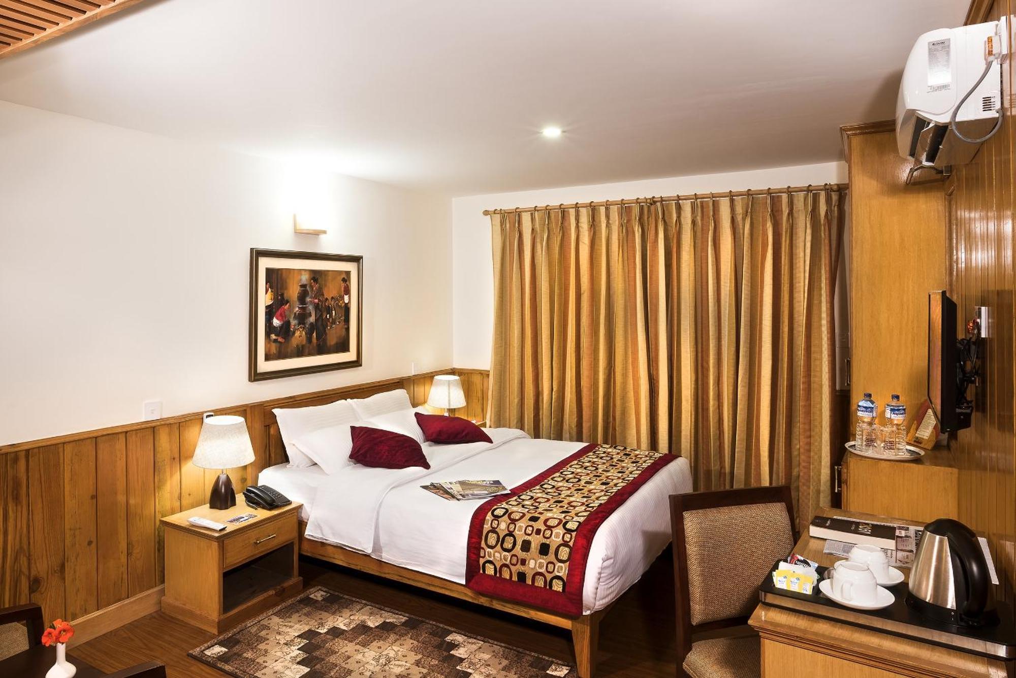 Country Hotel